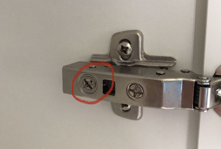 Adjust kitchen deals door hinges